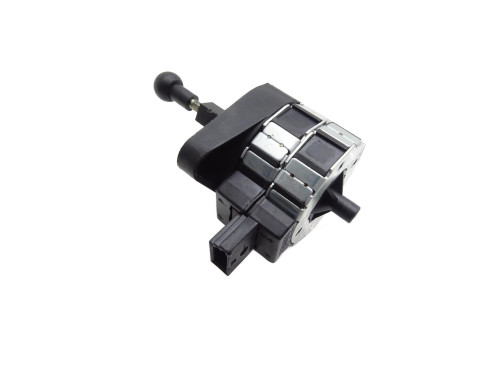 SILNICZEK REGULACJI ŚWIATEŁ LAMPA PRAWY 1307220034 Mercedes W221 S-KLASA - przód