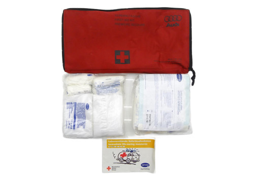 APTECZKA HARTMANN WYPOSAŻENIE 8K0860282 Audi A5 8T 2.0 TFSI Quattro - przód