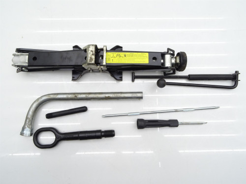 Wkład Koła Lewarek Hak Klucz 8T0012109A Audi A4 B8 Sedan | PARTLE.COM - zdjęcie 9 z 11