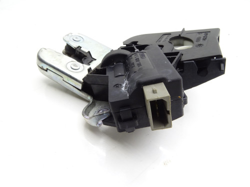 ZAMEK KLAPY BAGAŻNIKA TYŁ RYGIEL 4E0827645A Audi A4 B8 Sedan | PARTLE.COM - zdjęcie 3 z 5