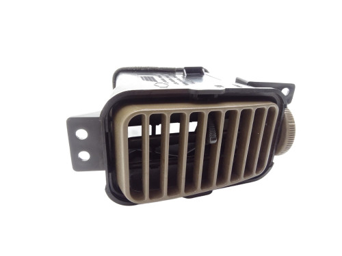 KRATKA NAWIEWY DESKI LEWY PRZÓD 68760VB001 Nissan Patrol GR Y61 - przód