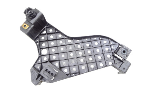 UCHWYT REFLEKTORA LAMPY PRAWY PRZÓD PRZEDNI 70802R Audi Q3 8U 11-18R - przód