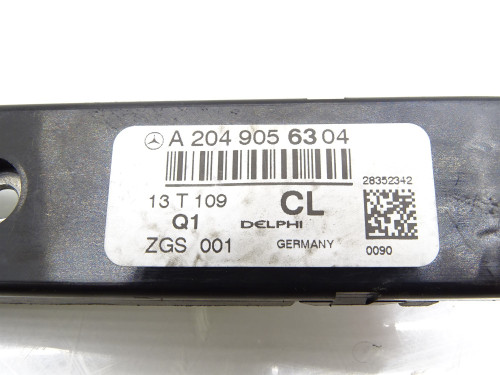 WZMACNIACZ ANTENY A2049056304 Mercedes C180 W204 LIFT - Oryginał | PARTLE.COM - zdjęcie 4 z 4