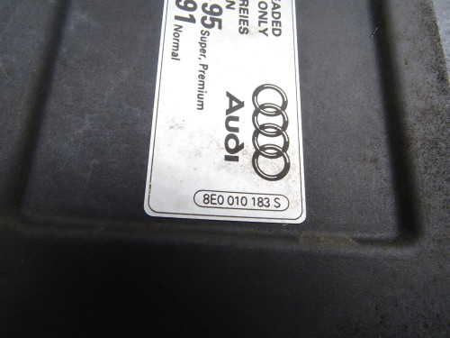 Klapka Wlewu Paliwa Audi A4 B8 8E0010183S LZ9Y | Używane Części PARTLE.COM - zdjęcie 8 z 8