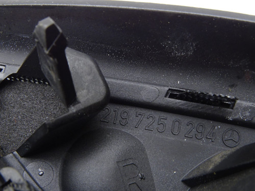 Osłona Trójkąt Lusterka Prawa Mercedes CLS C219 W219 (2197250294) | PARTLE.COM - nr części