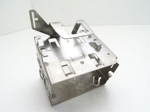 Oryginalna Ramka Stelaż Radia A2115457940 Mercedes CLS C219 W219 - PARTLE.COM - bok