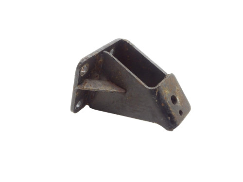 UCHWYT ŁAPA MOCOWANIE SILNIKA RD28ETi RD28T Patrol Y61 2.8 TDi - przód