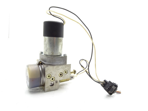 POMPKA POMPA SIŁOWNIK KLAPY TYŁ 3D5827383A VW PHAETON 3.2 V6 - Używane Części PARTLE.COM - zdjęcie 4 z 6