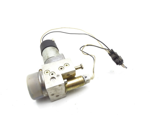 POMPKA POMPA SIŁOWNIK KLAPY TYŁ 3D5827383A VW PHAETON 3.2 V6 - Używane Części PARTLE.COM - zdjęcie 5 z 6
