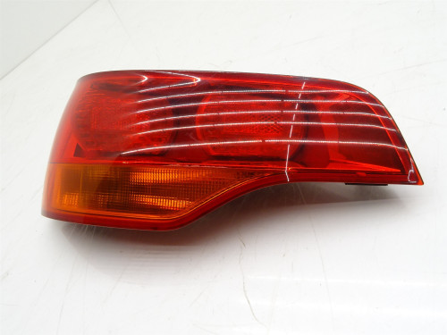 Lampa Bagażnika Lewa Tył Audi Q7 4L 3.0 TDI 273301 | Używane Oryginalne Części PARTLE.COM - lampa w klapę 2