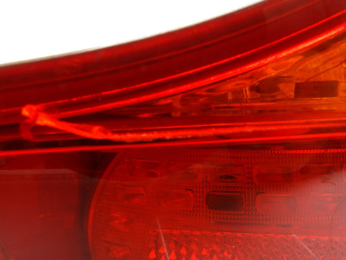 Lampa Bagażnika Lewa Tył Audi Q7 4L 3.0 TDI 273301 | Używane Oryginalne Części PARTLE.COM - żarówka 1