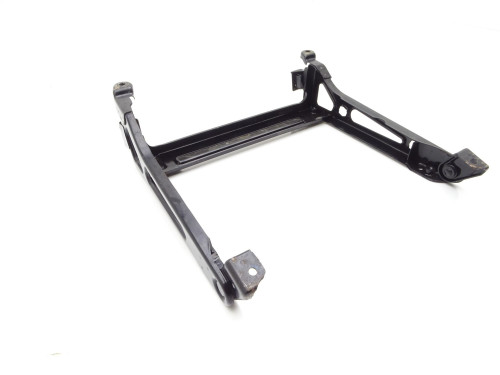 STELAŻ MOCOWANIE FOTELA PRZÓD LEWY 7L0881677G Audi Q7 4L | PARTLE.COM - mocowanie 1