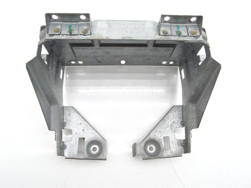 Stelaż Konsoli Środkowej Jaguar XF X250 I 8X23-F045W34-A | Używane Oryginalne Części PARTLE.COM - mocowanie 1