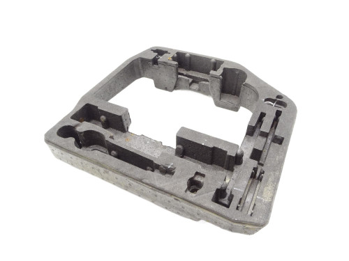 WKŁAD STYROPIAN KOŁA BAGAŻNIKA WYPEŁNIENIE SEDAN 8T0012109A Audi A4 B8 LIFT - przód