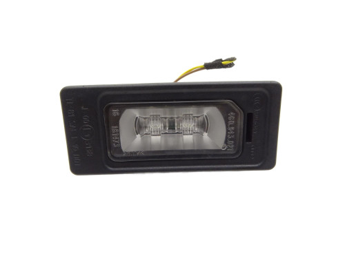 LAMPKA TABLICY REJESTRACYJNEJ 4G0943021 Audi A4 B8 LIFT SEDAN - przód