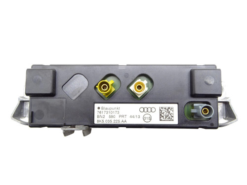 WZMACNIACZ ANTENY ANTENOWY 8K5035225AA Audi A4 B8 LIFT - przód