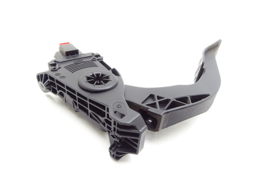 Pedał Gazu Potencjometr 8K1721523A Audi A6 C7 2.0 TDI - Oryginał Używany | PARTLE.COM - uchwyt