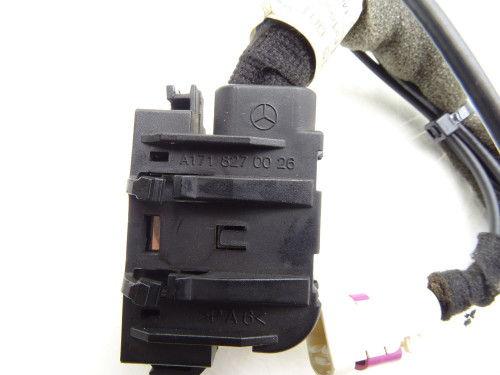 Oryginalna Wiązka Gniazdo iPod Interfejs A1718270026 Mercedes ML W164 | PARTLE.COM - nr części