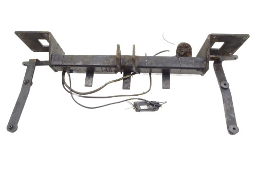 BELKA HAKA TYŁ HAK HOLOWNICZY Mercedes ML W164 Lift - przód