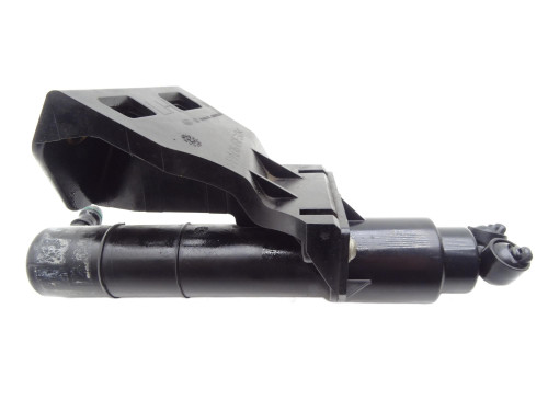 DYSZA SPRYSKIWACZA LAMPY PRZÓD LEWY LEWA PRZEDNI LH Mercedes ML W164 - przód