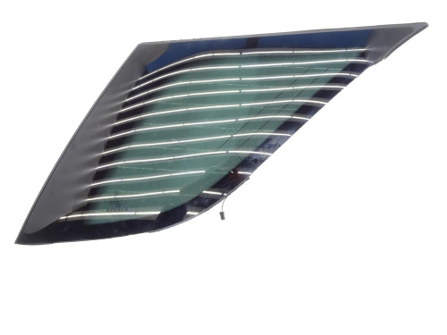 PRAWY TYŁ SZYBA KAROSERYJNA BOCZNA A006451 Mercedes ML W164 - przód