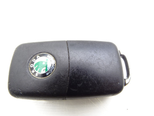 Kluczyk Pilot 434 MHz 3T0837202H Skoda Yeti I 5L 2.0 TDI - Używane Oryginalne Części PARTLE.COM - obudowa kluczyka