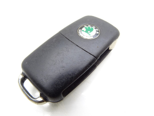 Kluczyk Pilot 434 MHz 3T0837202H Skoda Yeti I 5L 2.0 TDI - Używane Oryginalne Części PARTLE.COM - tył