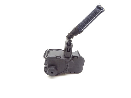 Siłownik Klapki Wlewu Paliwa 7P0810773D Skoda Yeti I 5L - Oryginał Używany | PARTLE.COM - silniczek blokady