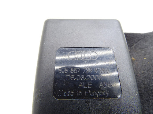 Oryginalna Klamra Tylnego Środkowego Siedzenia Audi TT 8J (8J8857739B) - PARTLE.COM - data produkcji