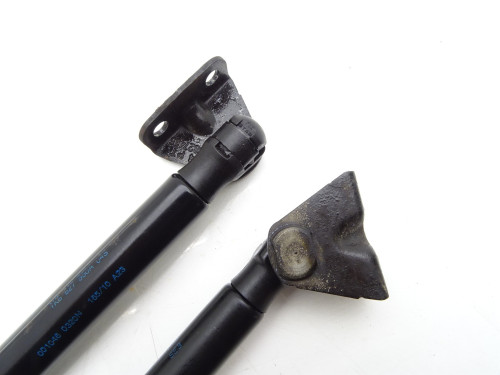 Siłownik Klapy Bagażnika VW Scirocco III 1K8 (1K8827550A) Oryginał | PARTLE.COM - sprężyna klapy 2