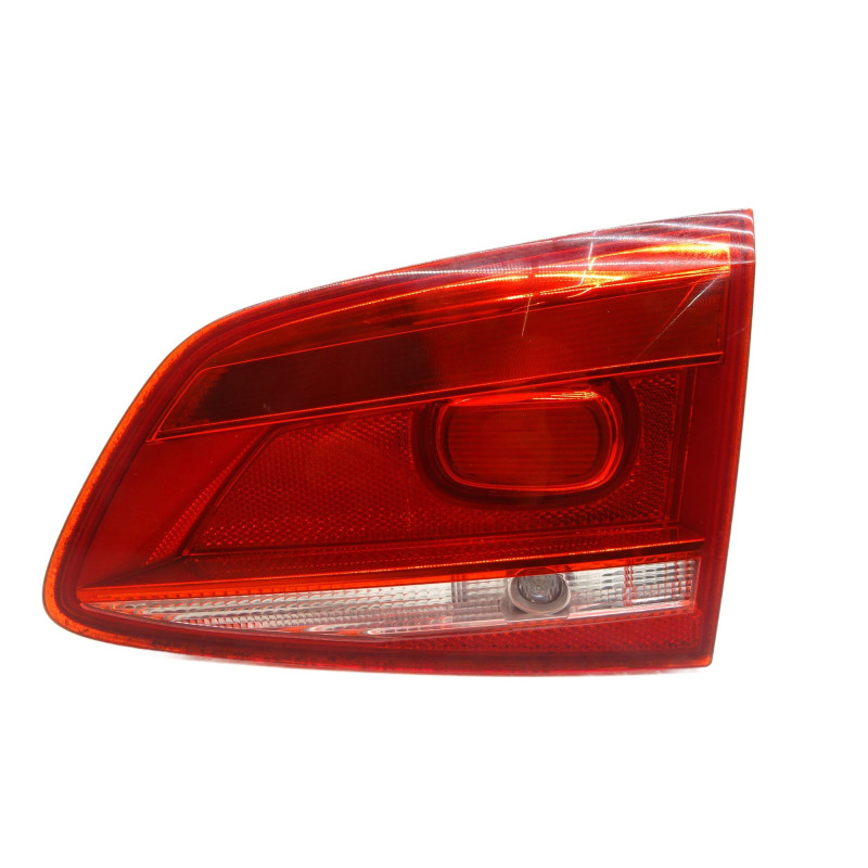 Lampa tył prawa VW Passat B7 Kombi 3AF945094J - Oryginalna część używana PARTLE.COM - przód