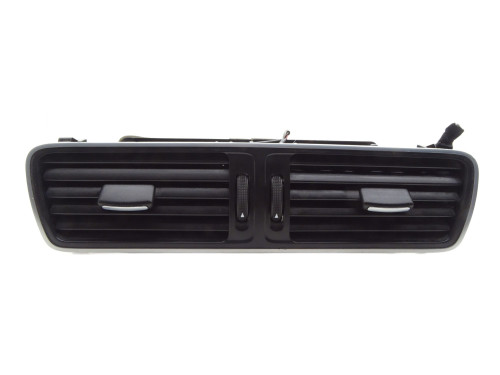 KRATKA NAWIEWU ŚRODKOWA ŚRODEK PRZÓD DESKA 3AC819728A VW Passat B7 - przód