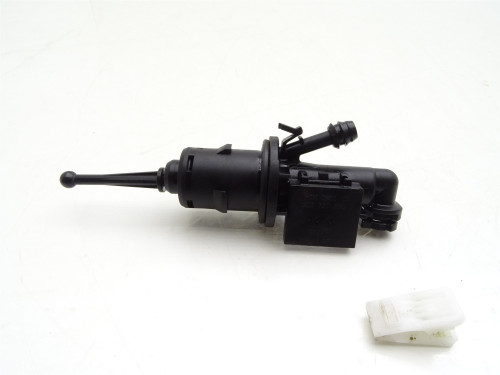 POMPKA SPRZĘGŁA 3C0721388J VW Passat B7 - Oryginalna Używana Część z PARTLE.COM - pompka pod pedał