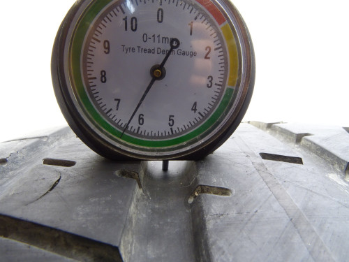 Opony Letnie Pirelli PZero 255/35ZR18 DOT 00921 do BMW E92 E93 - PARTLE.COM - kierunkowa 1