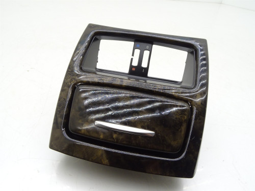 Używana Popielniczka z Kratką Nawiewu Tylną do BMW E93 Cabrio - PARTLE.COM - dekor