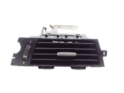 KRATKA NAWIEWU DESKI ROZDZIELCZEJ 9130465 BMW E93 Cabrio - przód 1