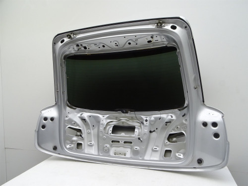 Pokrywa klapa bagażnika tył tylna szyba LX7W 8U0827159 Audi Q3 8U 11-18r - Oryginalne części używane PARTLE.COM - goła blacha 3