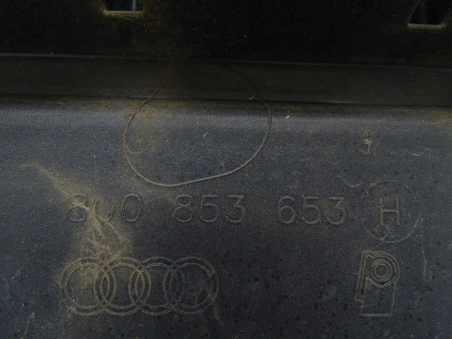 atrapa grill zderzak przód Audi Q3 8U 11-18r oryginał PARTLE.COM - numer części