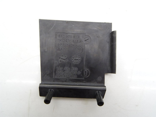 OSŁONA AKUMULATORA Audi Q3 8U 11-18r ORYGINALNA UŻYWANA PARTLE.COM - numer części