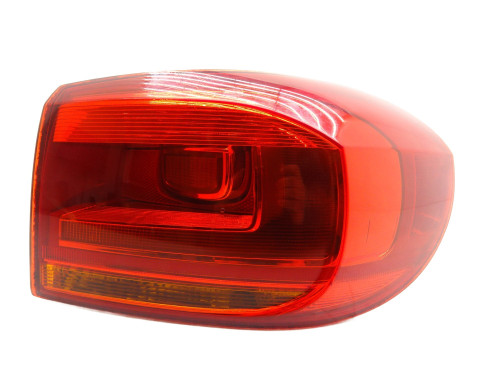 LAMPA PRAWY TYŁ TYLNA PRAWA W BŁOTNIK 5N0945312D VW Tiguan I 5N LIFT - przód