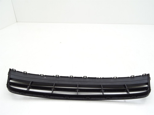 Kratka zderzaka przód środek Tiguan I 5N0853677D oryginalna używana PARTLE.COM - ślizg zderzaka 4