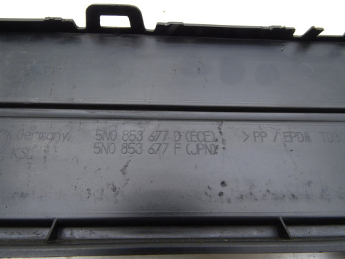 Kratka zderzaka przód środek Tiguan I 5N0853677D oryginalna używana PARTLE.COM - ślizg zderzaka 6