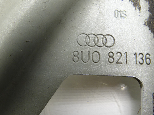 Mocowanie błotnika prawego przód Audi Q3 8U 11-18r | Oryginalne używane | PARTLE.COM - wspornik metalowy 3