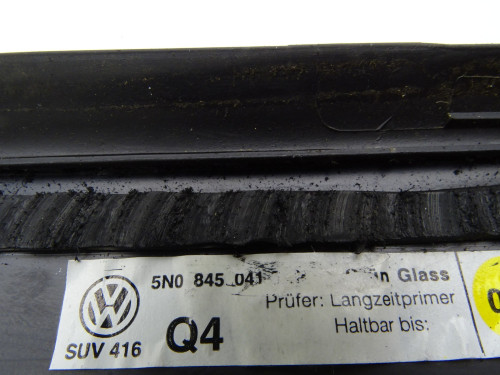 Szyba boczna lewa tył VW Tiguan I 5N FL - PARTLE.COM - ramka chrom