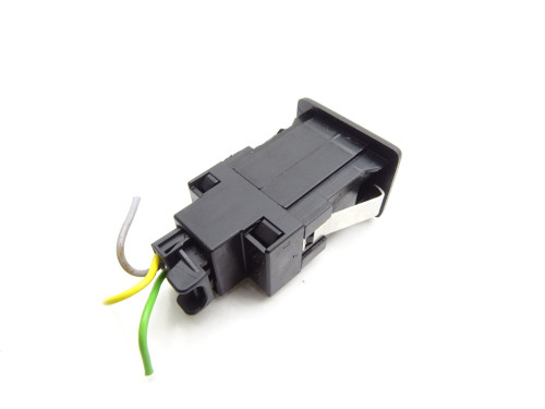 GNIAZDO AUX G50243 VW Tiguan I 5N LIFT - Używane Oryginalne Części Samochodowe PARTLE.COM - złącze