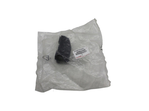 COROLLA E12 02-07 ŚLIZG UCHWYT ZDERZAKA LAMPY TYŁ 5256302020 - przód