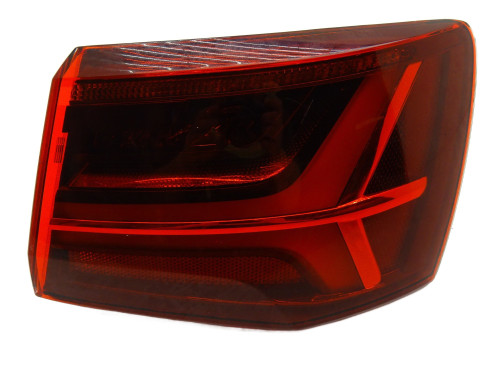 LAMPA PRAWA PRAWY TYŁ TYLNA LED W BŁOTNIK 4G9945096F Audi A6 C7 LIFT KOMBI - przód