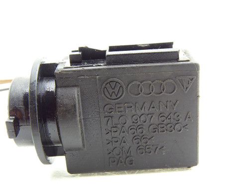 Czujnik jakości powietrza 7L0907643A Audi Q7 4L - oryginalne części używane | PARTLE.COM - bok