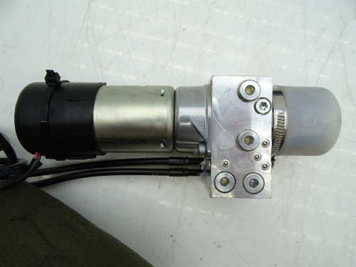 Pompa hydrauliczna klapy bagażnika Mercedes ML W164 A1648002848 – oryginalne części używane | PARTLE.COM - zdjęcie 7 z 10