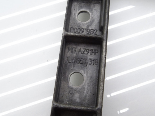 RAMKA STELAŻ KONSOLI RADIA 7L6857318 VW TOUAREG 7L - Oryginalna Część Używana | PARTLE.COM - zdjęcie 3 z 3